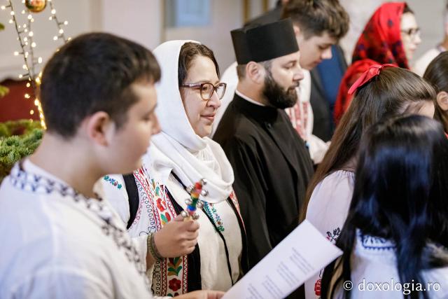 Școala „Anastasie Barbu” din satul Tabăra, comuna Bivolari – Colindători la Reședința Mitropolitană 2024 (Foto) Școala „Anastasie Barbu” din satul Tabăra, comuna Bivolari – Colindători la Reședința Mitropolitană 2024