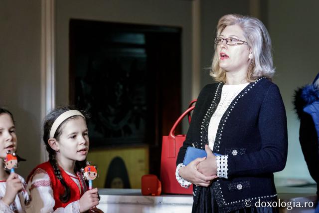(Foto) Școala Gimnazială „Alexandru cel Bun” din Iași – Colindători la Reședința Mitropolitană 2024