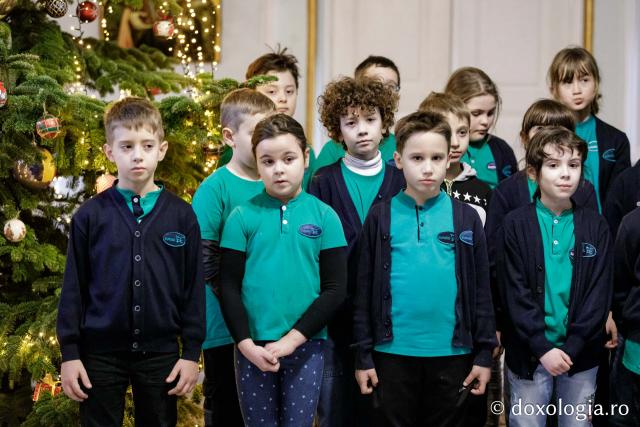 (Foto) Școala Primară Euroed – Colindători la Reședința Mitropolitană 2024