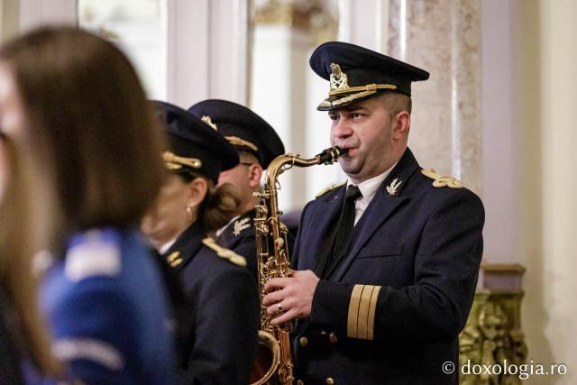 Inspectoratul Judeţean de Jandarmi, Iaşi  – Colindători la Reședința Mitropolitană 2024