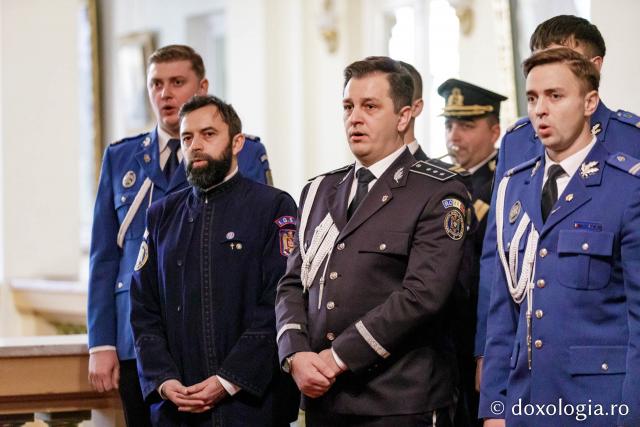 Inspectoratul Judeţean de Jandarmi, Iaşi  – Colindători la Reședința Mitropolitană 2024