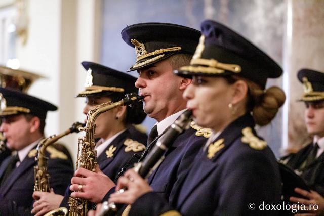  Inspectoratul Judeţean de Jandarmi, Iaşi  – Colindători la Reședința Mitropolitană 2024