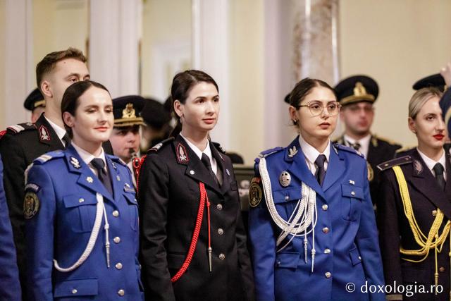  Inspectoratul Judeţean de Jandarmi, Iaşi  – Colindători la Reședința Mitropolitană 2024
