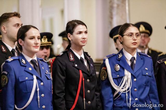  Inspectoratul Judeţean de Jandarmi, Iaşi  – Colindători la Reședința Mitropolitană 2024