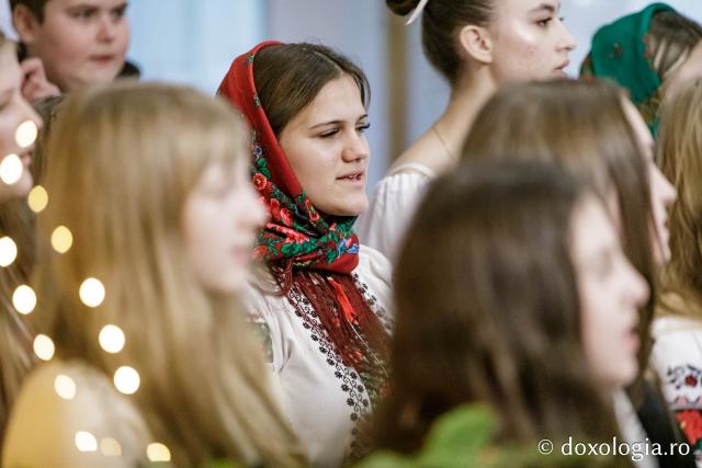 (Foto) Parohia Boroșoaia – Colindători la Reședința Mitropolitană 2024