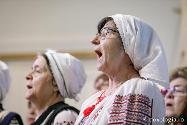 (Foto) Ansamblul „Răsunet” – Colindători la Reședința Mitropolitană 2024