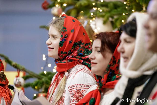 (Foto) Ansamblul „Răsunet” – Colindători la Reședința Mitropolitană 2024