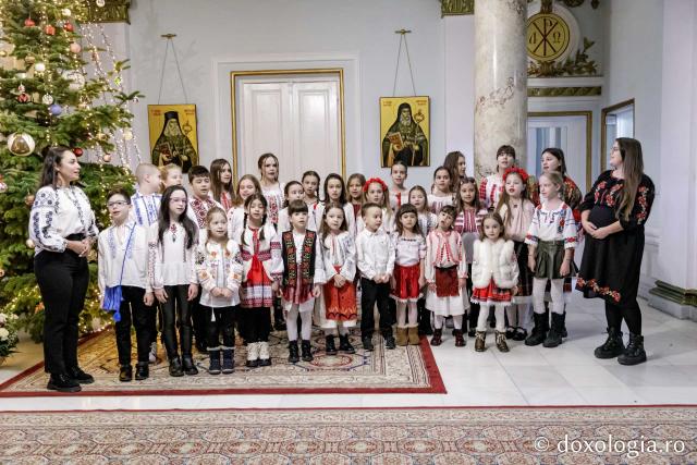(Foto) Școala de muzică Soprano Music Academy – Colindători la Reședința Mitropolitană 2024