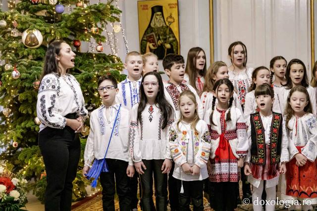 (Foto) Școala de muzică Soprano Music Academy – Colindători la Reședința Mitropolitană 2024