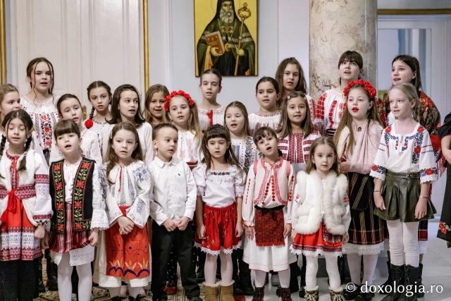 (Foto) Școala de muzică Soprano Music Academy – Colindători la Reședința Mitropolitană 2024