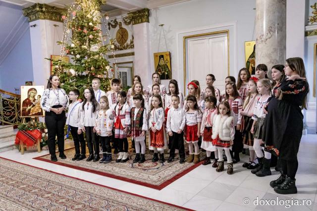 (Foto) Școala de muzică Soprano Music Academy – Colindători la Reședința Mitropolitană 2024