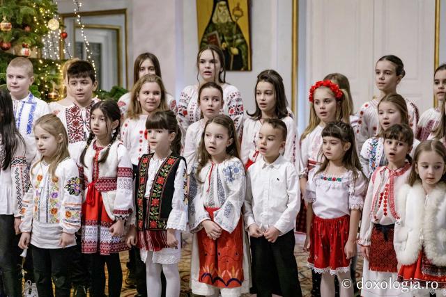 (Foto) Școala de muzică Soprano Music Academy – Colindători la Reședința Mitropolitană 2024
