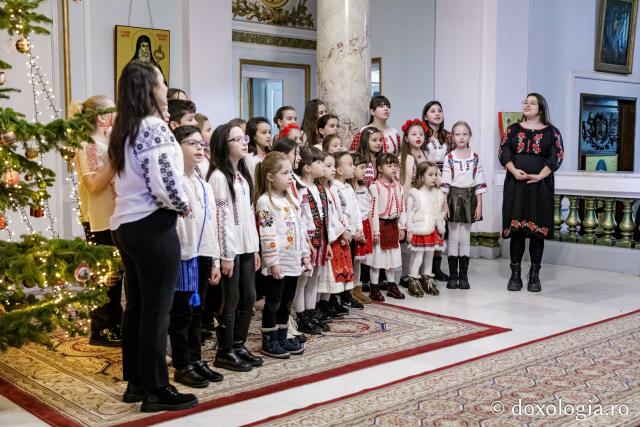 (Foto) Școala de muzică Soprano Music Academy – Colindători la Reședința Mitropolitană 2024