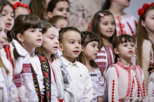 (Foto) Școala de muzică Soprano Music Academy – Colindători la Reședința Mitropolitană 2024