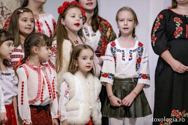 (Foto) Școala de muzică Soprano Music Academy – Colindători la Reședința Mitropolitană 2024