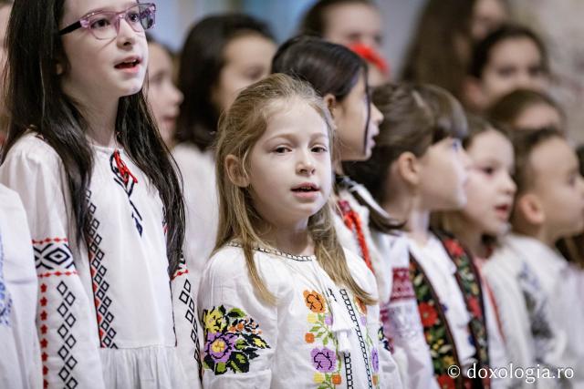 (Foto) Școala de muzică Soprano Music Academy – Colindători la Reședința Mitropolitană 2024