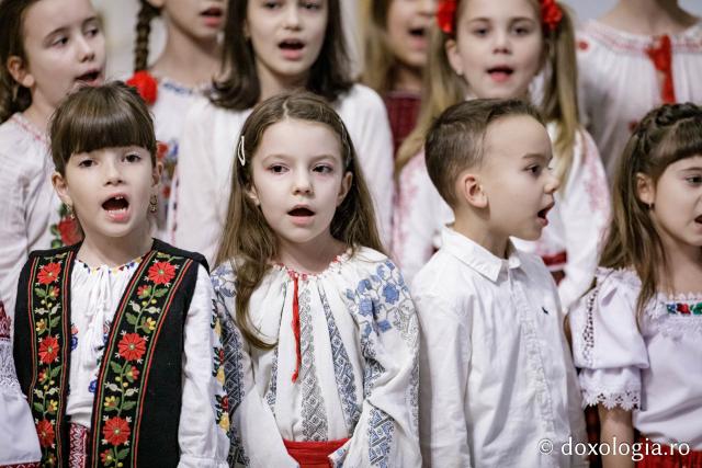 (Foto) Școala de muzică Soprano Music Academy – Colindători la Reședința Mitropolitană 2024