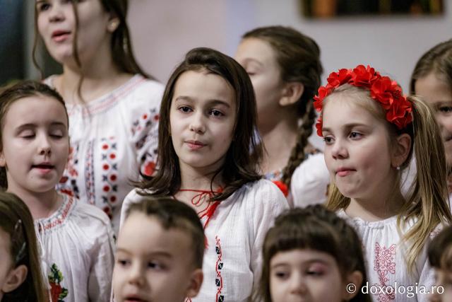 (Foto) Școala de muzică Soprano Music Academy – Colindători la Reședința Mitropolitană 2024