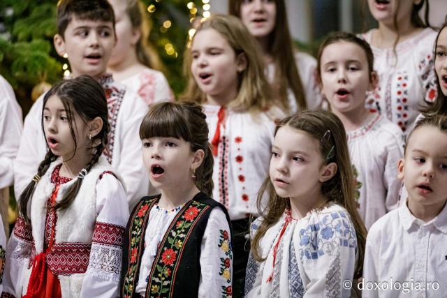 (Foto) Școala de muzică Soprano Music Academy – Colindători la Reședința Mitropolitană 2024