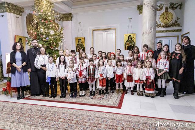 (Foto) Școala de muzică Soprano Music Academy – Colindători la Reședința Mitropolitană 2024
