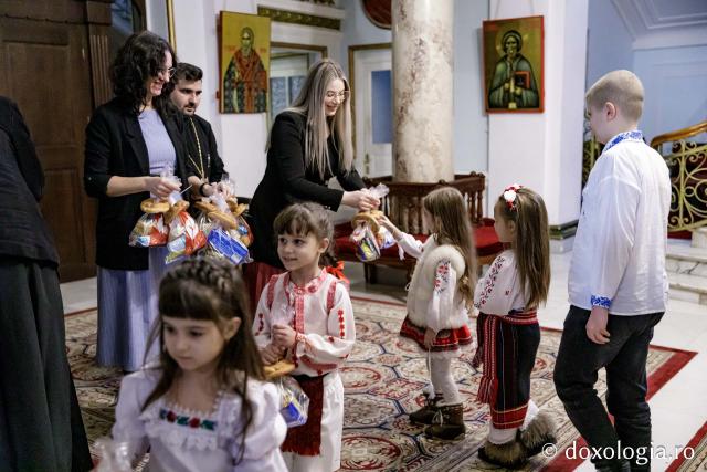 (Foto) Școala de muzică Soprano Music Academy – Colindători la Reședința Mitropolitană 2024