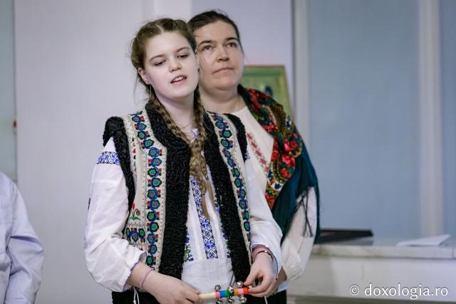 Corul Prodromița, Parohia Lunca Cetățuii ll – Colindători la ReșeȘcoala Erbiceni, clasa a 7-a – Colindători la Reședința Mitropolitană 2024dința Mitropolitană 2024 (Foto) Școala Erbiceni, clasa a 7-a – Colindători la Reședința Mitropolitană 2024