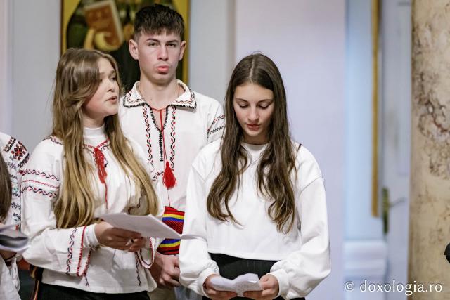 (Foto) Școala Profesională Focuri – Colindători la Reședința Mitropolitană 2024