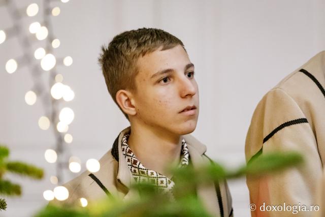 (Foto) Satul Scânteia – Colindători la Reședința Mitropolitană 2024