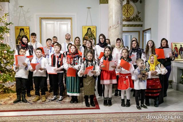 Parohia „Adormirea Maicii Domnului” din satul Brătești – Colindători la Reședința Mitropolitană 2024 (Foto) Parohia „Adormirea Maicii Domnului” din satul Brătești – Colindători la Reședința Mitropolitană 2024