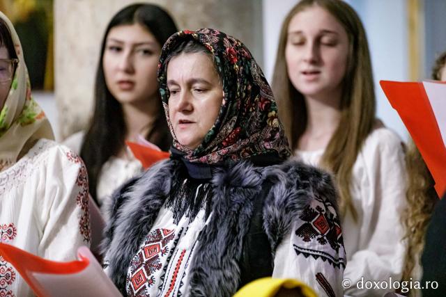 Parohia „Adormirea Maicii Domnului” din satul Brătești – Colindători la Reședința Mitropolitană 2024 (Foto) Parohia „Adormirea Maicii Domnului” din satul Brătești – Colindători la Reședința Mitropolitană 2024
