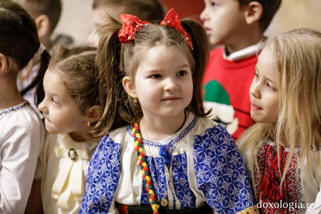 (Foto) Grădinița 26 din Iași, grupa mare – Colindători la Reședința Mitropolitană 2024