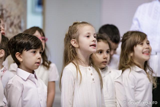 (Foto) Grădinița cu program prelungit nr. 25 Iași – Colindători la Reședința Mitropolitană 2024