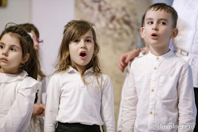 (Foto) Grădinița cu program prelungit nr. 25 Iași – Colindători la Reședința Mitropolitană 2024