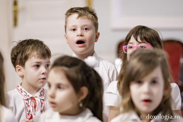 (Foto) Grădinița cu program prelungit nr. 25 Iași – Colindători la Reședința Mitropolitană 2024