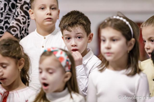 (Foto) Grădinița cu program prelungit nr. 25 Iași – Colindători la Reședința Mitropolitană 2024