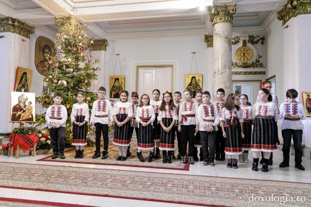 Școala Gimnazială ,,Titu Maiorescu” din Iași, Clasa a III-a D – Colindători la Reședința Mitropolitană 2024 (Foto) Școala Gimnazială ,,Titu Maiorescu” din Iași, Clasa a III-a D – Colindători la Reședința Mitropolitană 2024