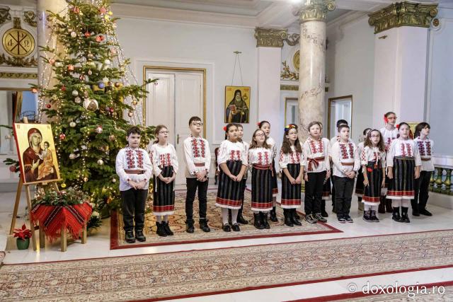 Școala Gimnazială ,,Titu Maiorescu” din Iași, Clasa a III-a D – Colindători la Reședința Mitropolitană 2024 (Foto) Școala Gimnazială ,,Titu Maiorescu” din Iași, Clasa a III-a D – Colindători la Reședința Mitropolitană 2024
