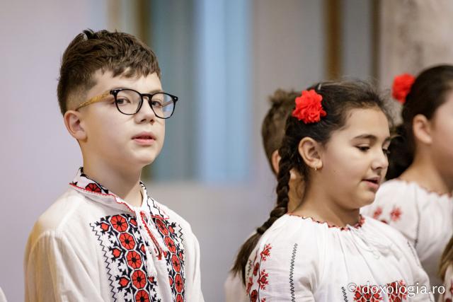 Școala Gimnazială ,,Titu Maiorescu” din Iași, Clasa a III-a D – Colindători la Reședința Mitropolitană 2024 (Foto) Școala Gimnazială ,,Titu Maiorescu” din Iași, Clasa a III-a D – Colindători la Reședința Mitropolitană 2024