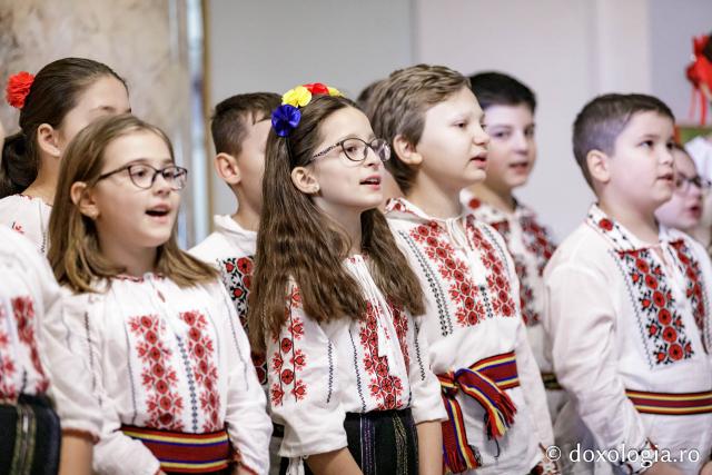 Școala Gimnazială ,,Titu Maiorescu” din Iași, Clasa a III-a D – Colindători la Reședința Mitropolitană 2024 (Foto) Școala Gimnazială ,,Titu Maiorescu” din Iași, Clasa a III-a D – Colindători la Reședința Mitropolitană 2024
