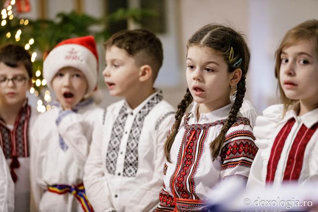 (Foto) Școala Veronica Micle, Clasa 0 – Colindători la Reședința Mitropolitană 2024