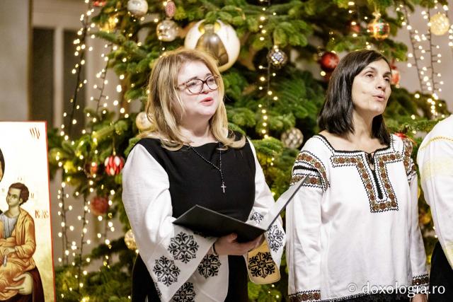 (Foto) Corul profesorilor de religie din județul Iași – Colindători la Reședința Mitropolitană 2024