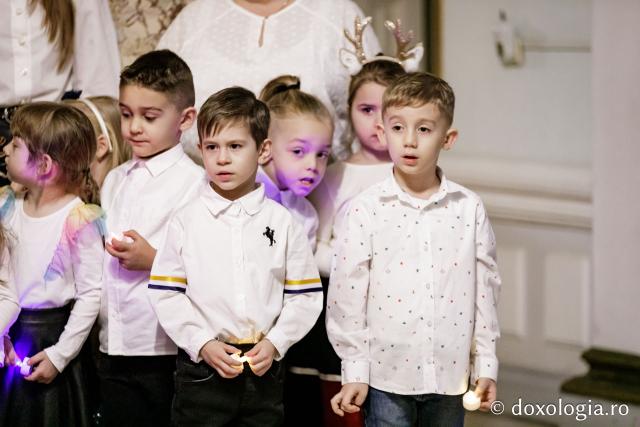 (Foto) Grădinița FP1 Iași – Colindători la Reședința Mitropolitană 2024
