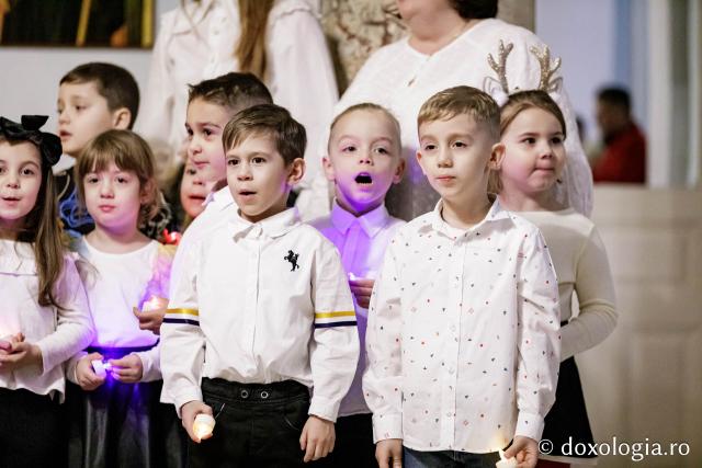 (Foto) Grădinița FP1 Iași – Colindători la Reședința Mitropolitană 2024