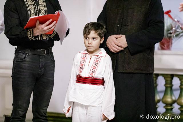 (Foto) Corul Mira – Colindători la Reședința Mitropolitană 2024