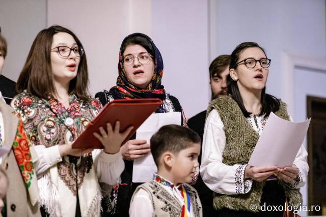 (Foto) Diaconii catedralei mitropolitane – Colindători la Reședința Mitropolitană 2024