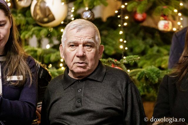 (Foto) Parohia Curelari - Oastea Domnului Iași – Colindători la Reședința Mitropolitană 2024
