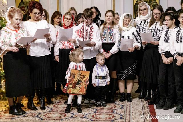 (Foto) Comunitatea bisericii de la Spitalul Parhon – Colindători la Reședința Mitropolitană 2024