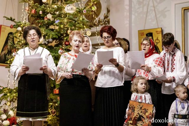 (Foto) Comunitatea bisericii de la Spitalul Parhon – Colindători la Reședința Mitropolitană 2024