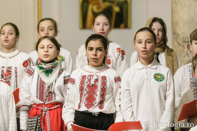  Parohia „Sfinții Arhangheli” Fântânele