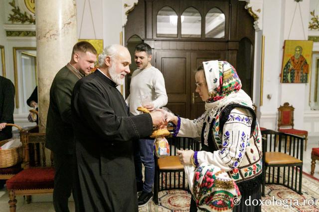  Parohia „Sfinții Arhangheli” Fântânele